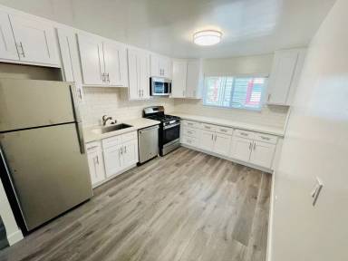 Main picture of 544 S 6th St