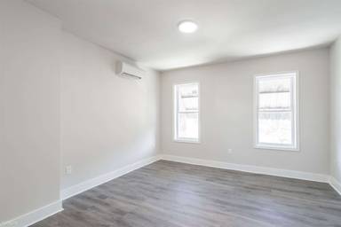 Main picture of 2449 N Opal St