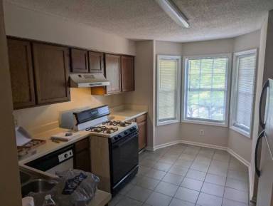 Main picture of 6010 Treetop Ct