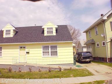 Main picture of 50 Warsaw St