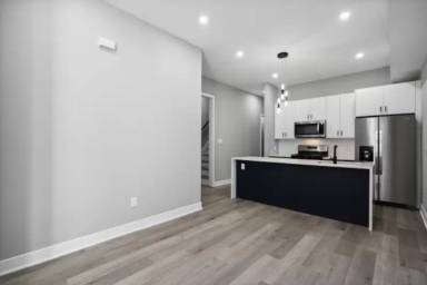 Main picture of 1722 N Marshall St