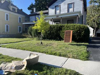 Main picture of 117 Flower Ave E