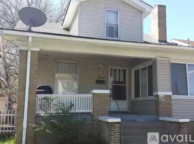 Main picture of 804 E McClure Ave