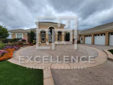Main picture of 5698 Country Club Pkwy