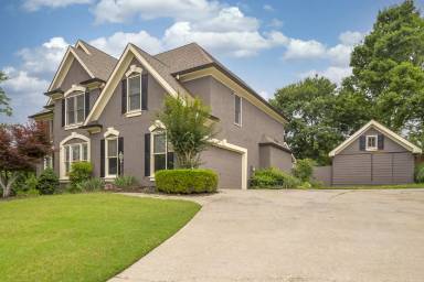 Main picture of 403 Dogwood Way