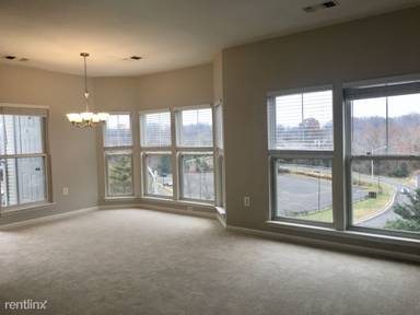 Main picture of 2911 Deer Hollow Way