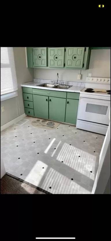 Main picture of 1515 S Norton Ave