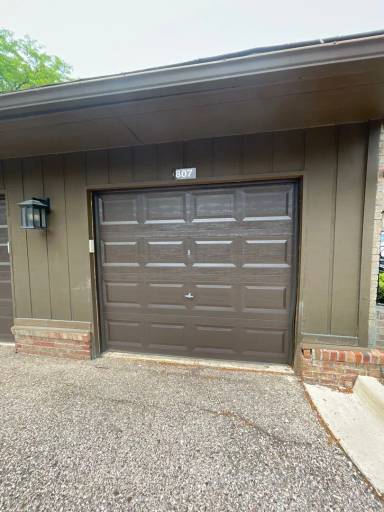 Main picture of 807 Greenhills Dr