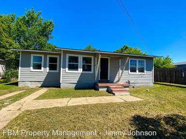 Main picture of 107 W Vinyard Rd