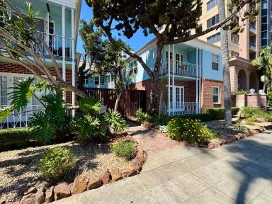 Main picture of 3020 6th Ave