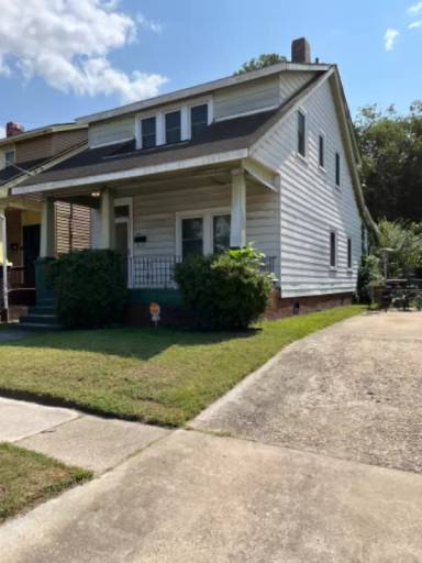 Main picture of 1441 W 38th St