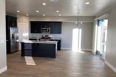 Main picture of 463 N 480 W