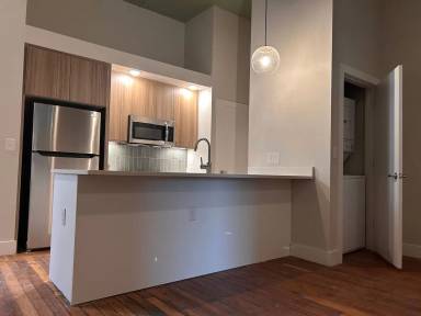 Main picture of 2-4 E Broad St Apartments