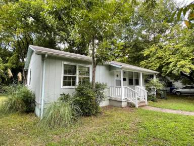 Main picture of 712 Gomains Ave