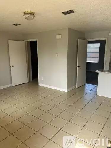 Main picture of 519 W Main St
