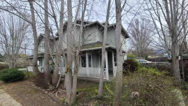 Main picture of 2429 Redwood Ave