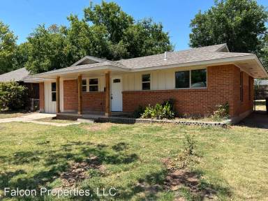 Main picture of 717 SW 3rd St