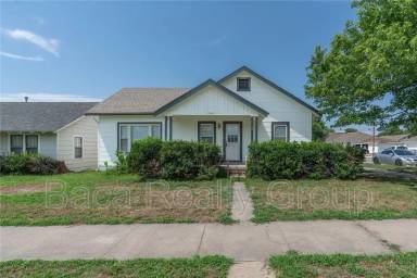 Main picture of 1100 W Wade St
