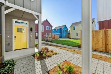 Main picture of 9243 14th Ave NW