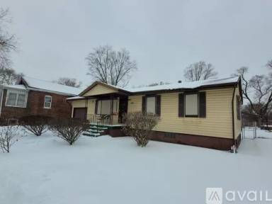 Main picture of 2440 Pennsylvania St