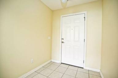 Main picture of 3304 SW Carriageway Ave