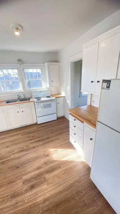 Main picture of 1509 W 2nd St