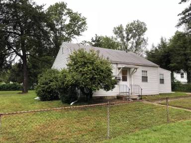 Main picture of 2613 Porter Ave