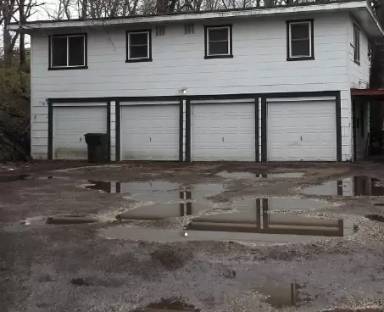 Main picture of 204 Pekin Ave