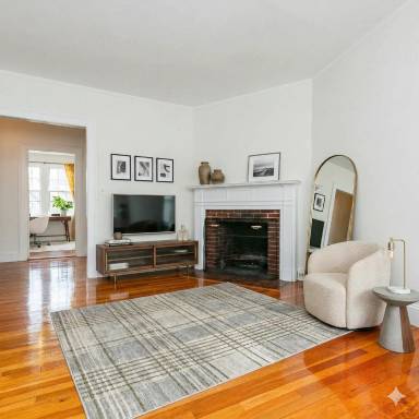 Main picture of 32 Shepard St