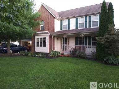 Main picture of 142 Jefferson Ridge Dr