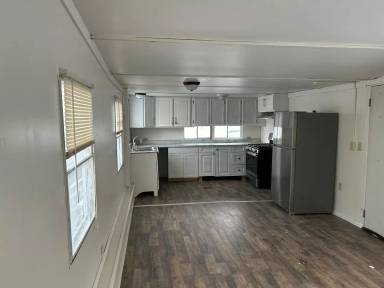 Main picture of 911 1st St N