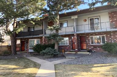 Main picture of 700 Oak St