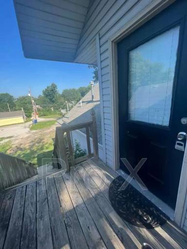 Main picture of 1806 S Broadway St