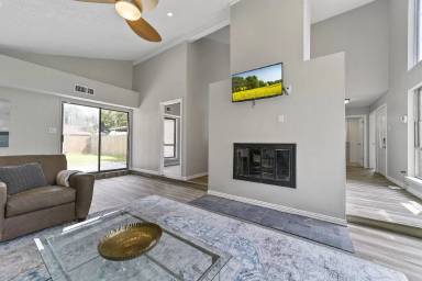 Main picture of 5330 Daytona Dr