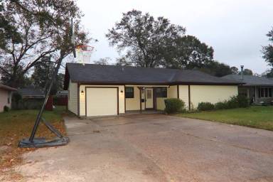 Main picture of 890 Parson Dr