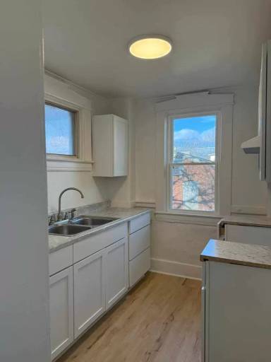 Main picture of 2507 W Oak St