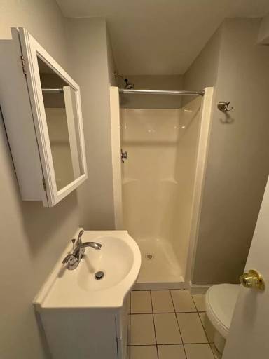 Main picture of 566 Beach St