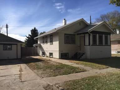 Main picture of 1210 N Clark St