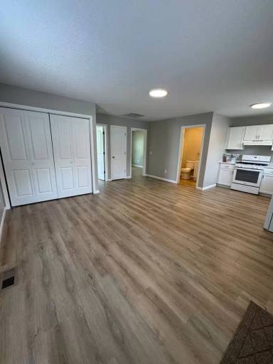 Main picture of 321 S Merchant St