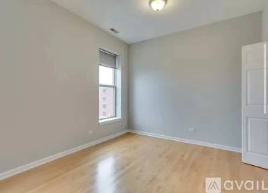 Main picture of 902 S Western Ave