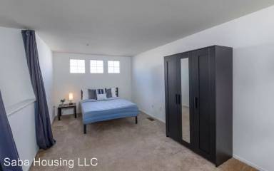 Main picture of La Jolla Crossroads Apartments