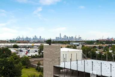 Main picture of 101 E 23rd St