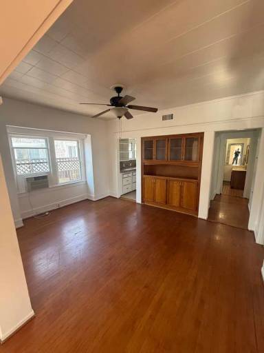 Main picture of 8842 1/2 Valencia St