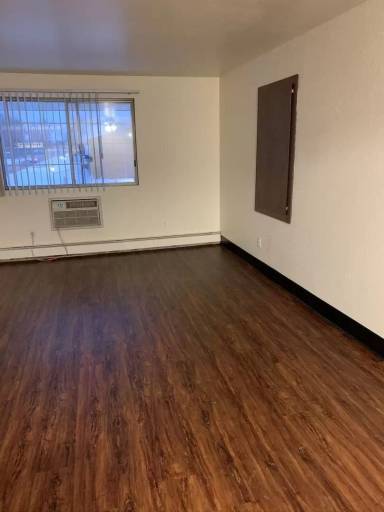 Main picture of 409 W Valley Rd