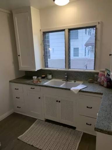 Main picture of 550 S Los Robles Ave