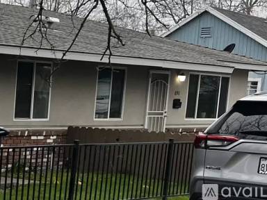 Main picture of 890 Edgewood Ave
