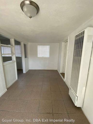 Main picture of 684 W Heil Ave