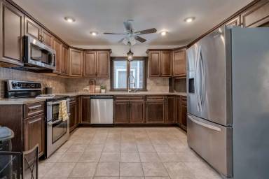 Main picture of 149 Maple St