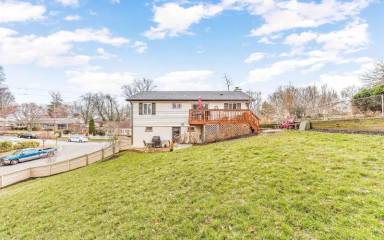 Main picture of 143 Dewey Dr