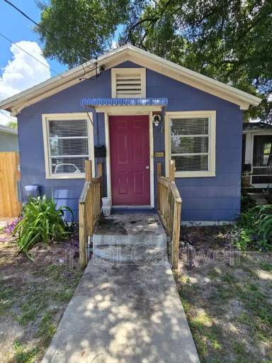 Main picture of 8415 N Seminole Ave